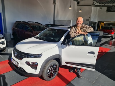 City Motors loovutas Antsla vallavalitsusele täiselektrilise Dacia Springi